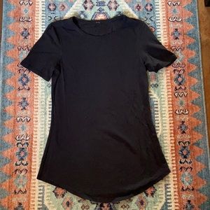 Lululemon shirt size 4
